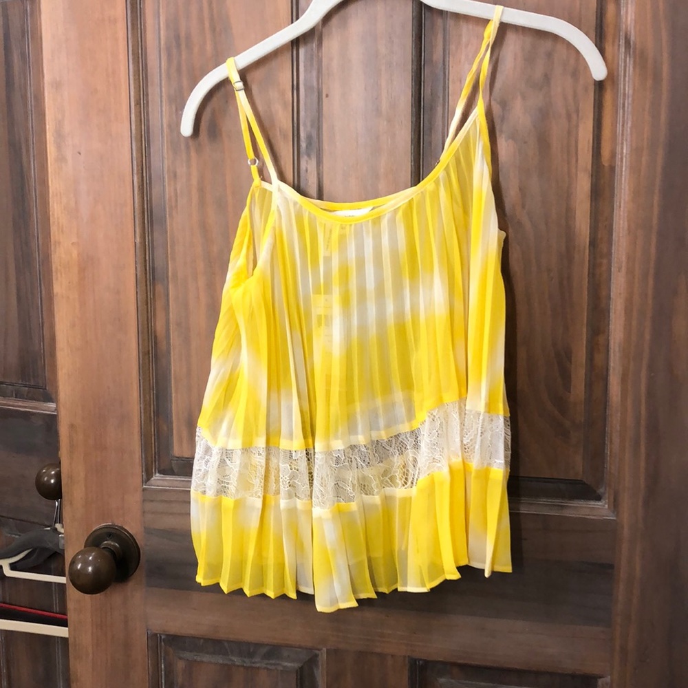 BCBG crop top!